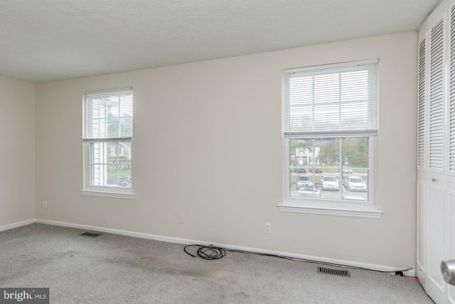 6 VICTORIA MANOR CT, Sicklerville, NJ 08081