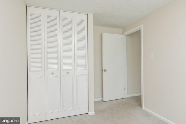 6 VICTORIA MANOR CT, Sicklerville, NJ 08081