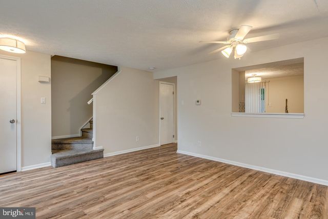 6 VICTORIA MANOR CT, Sicklerville, NJ 08081