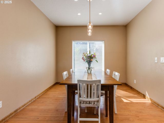 19122 LITTLE PLAINS Pkwy, Oregon City, OR 97045