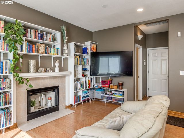 19122 LITTLE PLAINS Pkwy, Oregon City, OR 97045