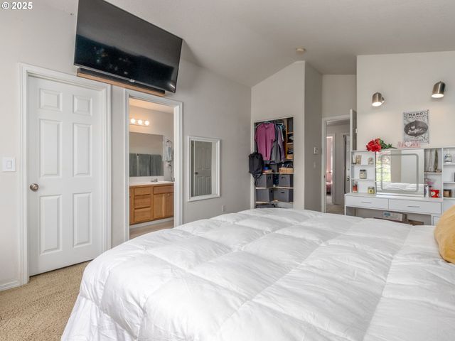 19122 LITTLE PLAINS Pkwy, Oregon City, OR 97045