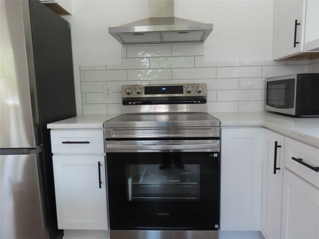 315 E Orville Street, Wills Point, TX 75169