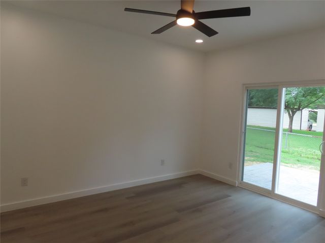 315 E Orville Street, Wills Point, TX 75169