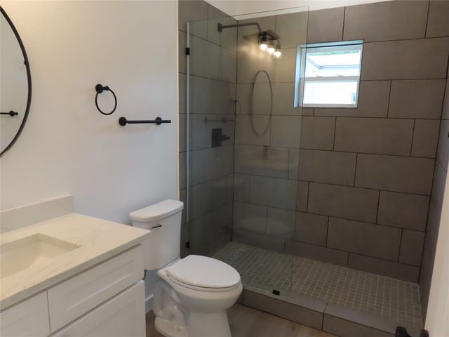 315 E Orville Street, Wills Point, TX 75169