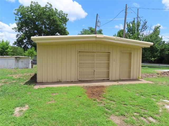 315 E Orville Street, Wills Point, TX 75169