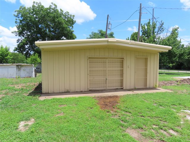 315 E Orville Street, Wills Point, TX 75169