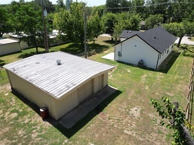 315 E Orville Street, Wills Point, TX 75169