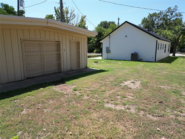 315 E Orville Street, Wills Point, TX 75169