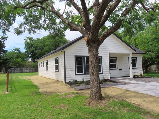 315 E Orville Street, Wills Point, TX 75169