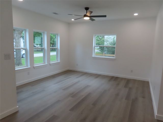 315 E Orville Street, Wills Point, TX 75169