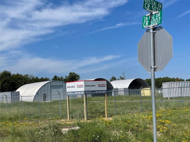 275 County Road 5022, Cleveland, TX 77327