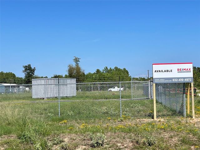 275 County Road 5022, Cleveland, TX 77327