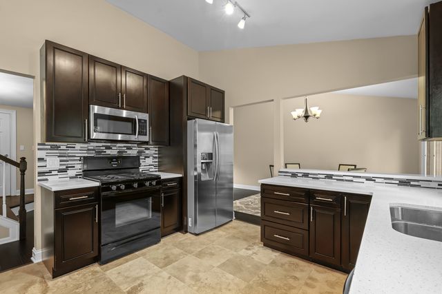 1316 W MEADE Lane, Arlington Heights, IL 60004