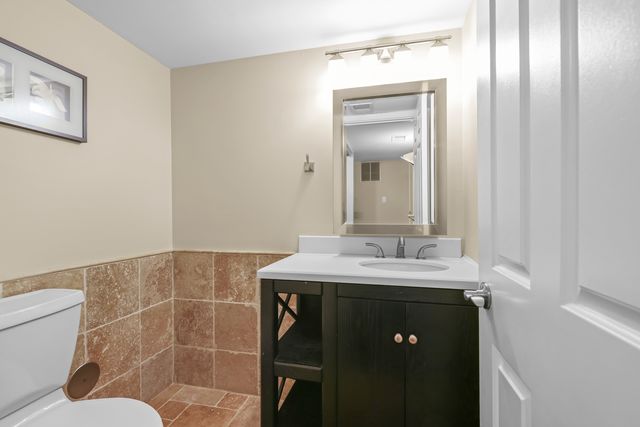 1316 W MEADE Lane, Arlington Heights, IL 60004