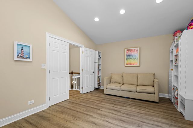1316 W MEADE Lane, Arlington Heights, IL 60004