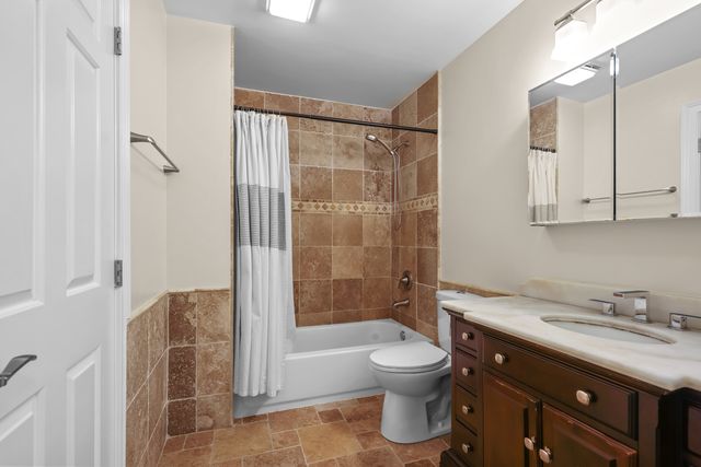 1316 W MEADE Lane, Arlington Heights, IL 60004