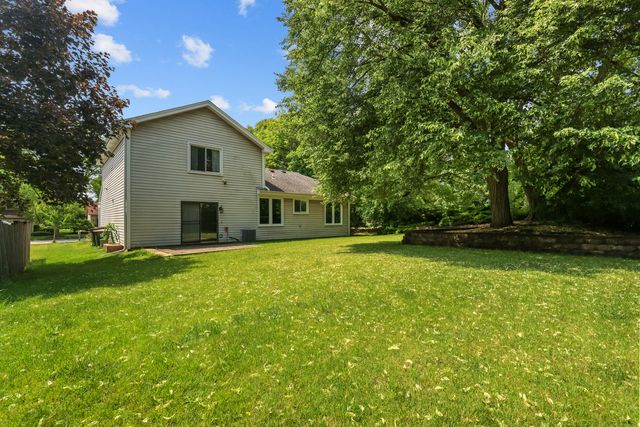 1316 W MEADE Lane, Arlington Heights, IL 60004