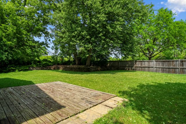 1316 W MEADE Lane, Arlington Heights, IL 60004