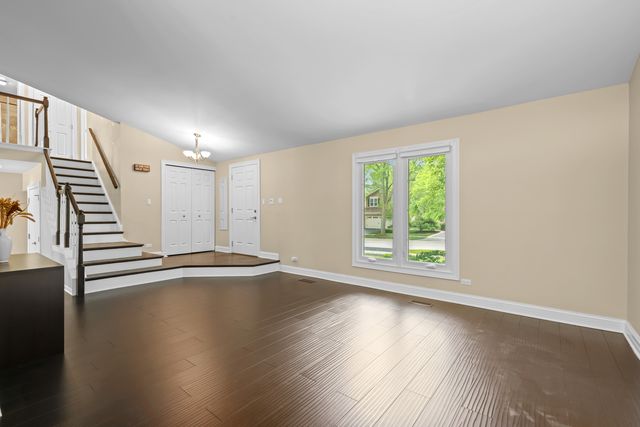 1316 W MEADE Lane, Arlington Heights, IL 60004