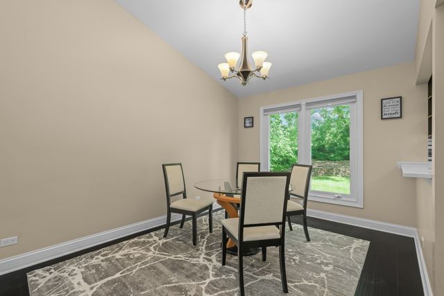 1316 W MEADE Lane, Arlington Heights, IL 60004