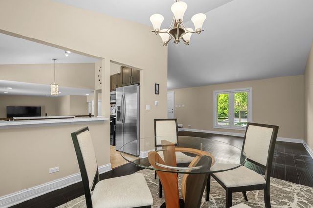 1316 W MEADE Lane, Arlington Heights, IL 60004