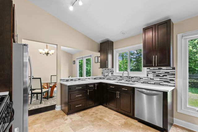 1316 W MEADE Lane, Arlington Heights, IL 60004