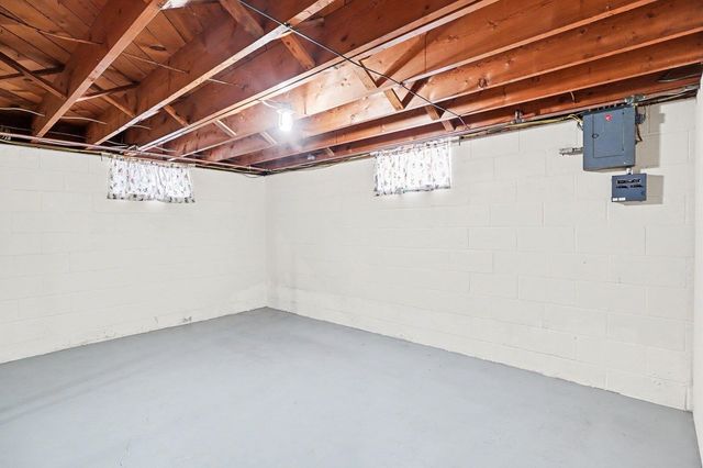 2709 Midland Road, Bay City, MI 48706