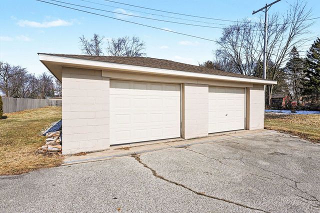 2709 Midland Road, Bay City, MI 48706