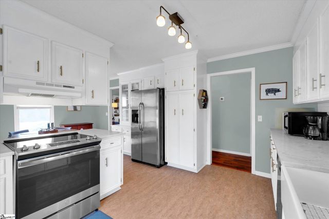 124 Bendingwood Circle, Taylors, SC 29687