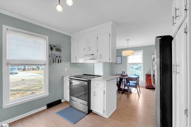 124 Bendingwood Circle, Taylors, SC 29687