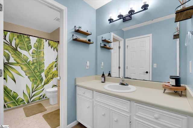 124 Bendingwood Circle, Taylors, SC 29687