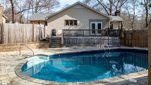 124 Bendingwood Circle, Taylors, SC 29687