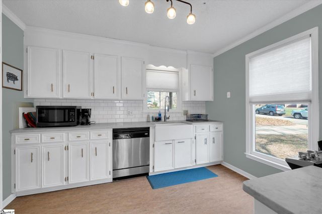 124 Bendingwood Circle, Taylors, SC 29687