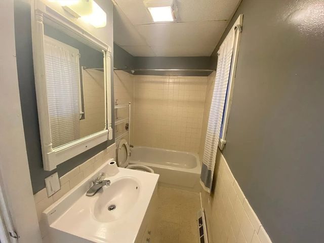 60 Tremont St, Brockton, MA 02301