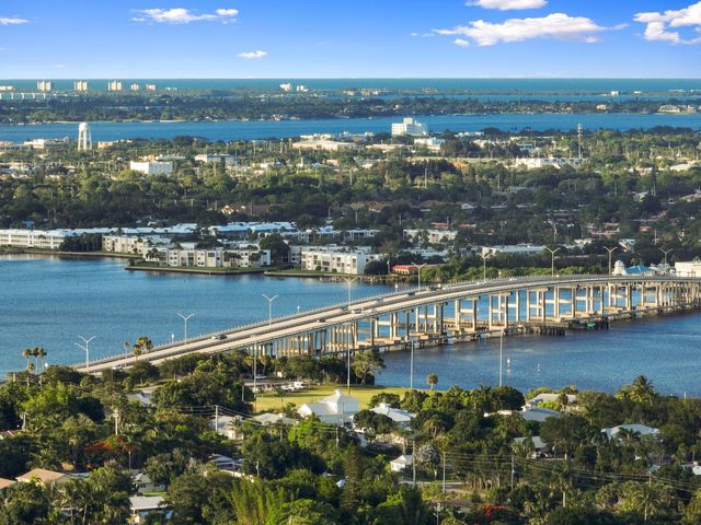 1004 SW 35th Street, Palm City, FL 34990