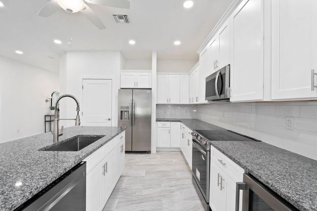 1004 SW 35th Street, Palm City, FL 34990