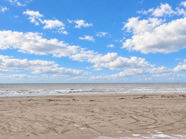 23111 Miramar Circle, Galveston, TX 77554