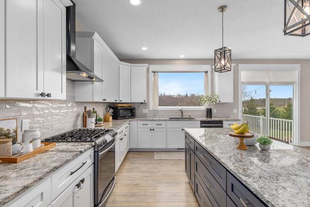 6317 Eaglewood Drive, Hudsonville, MI 49426