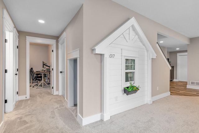 6317 Eaglewood Drive, Hudsonville, MI 49426