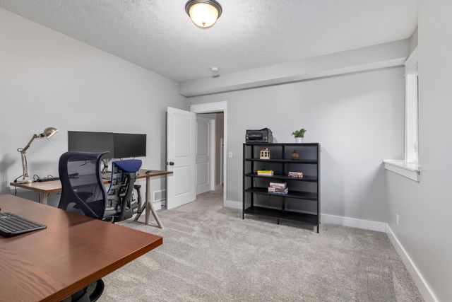 6317 Eaglewood Drive, Hudsonville, MI 49426