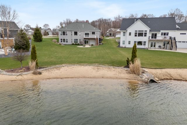6317 Eaglewood Drive, Hudsonville, MI 49426