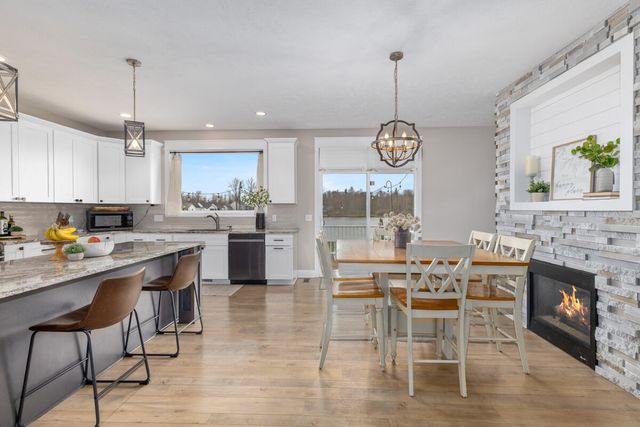 6317 Eaglewood Drive, Hudsonville, MI 49426