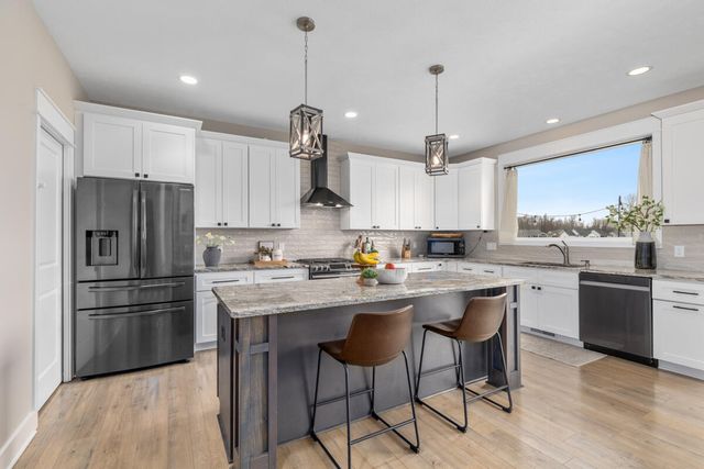 6317 Eaglewood Drive, Hudsonville, MI 49426