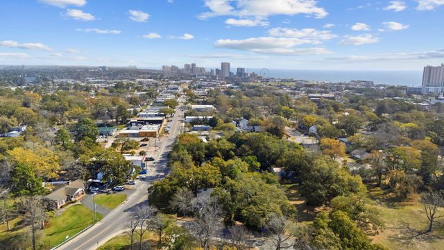 202 Broadway St., Myrtle Beach, SC 29577