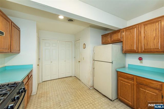 20 Collura Lane K087, Clifton, NJ 07012