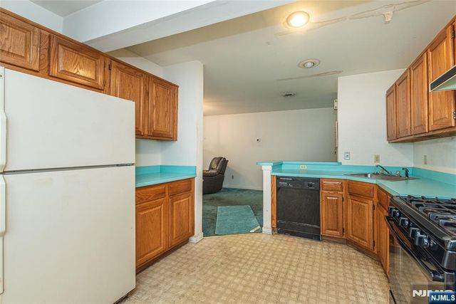 20 Collura Lane K087, Clifton, NJ 07012