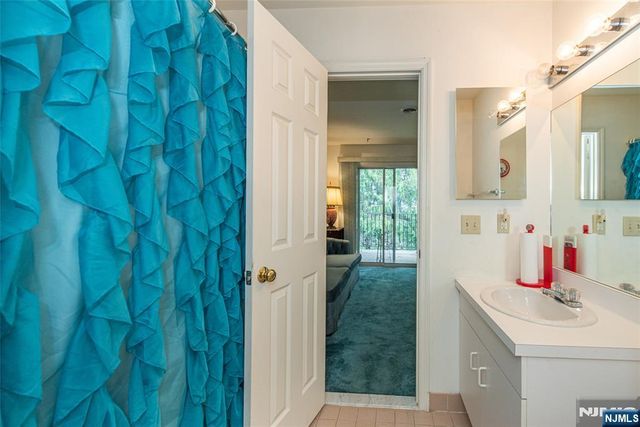 20 Collura Lane K087, Clifton, NJ 07012