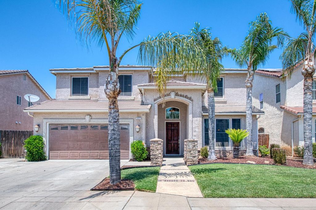 2631 Wrenwood Avenue, Clovis, CA 93611