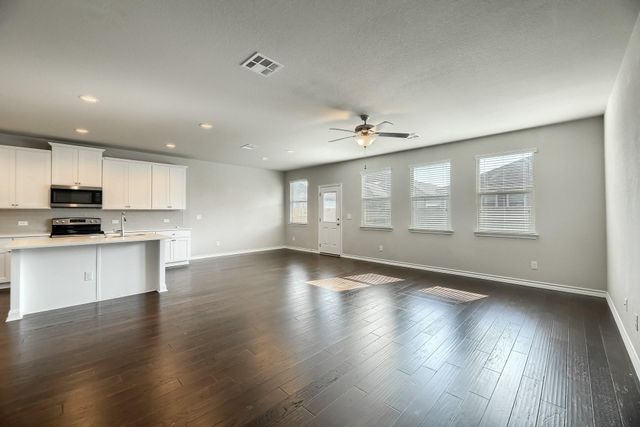 108 Flexus LN, Liberty Hill, TX 78642